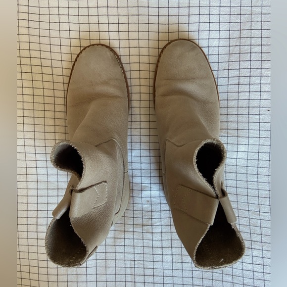 Roots Leather Booties - Picture 3 of 5